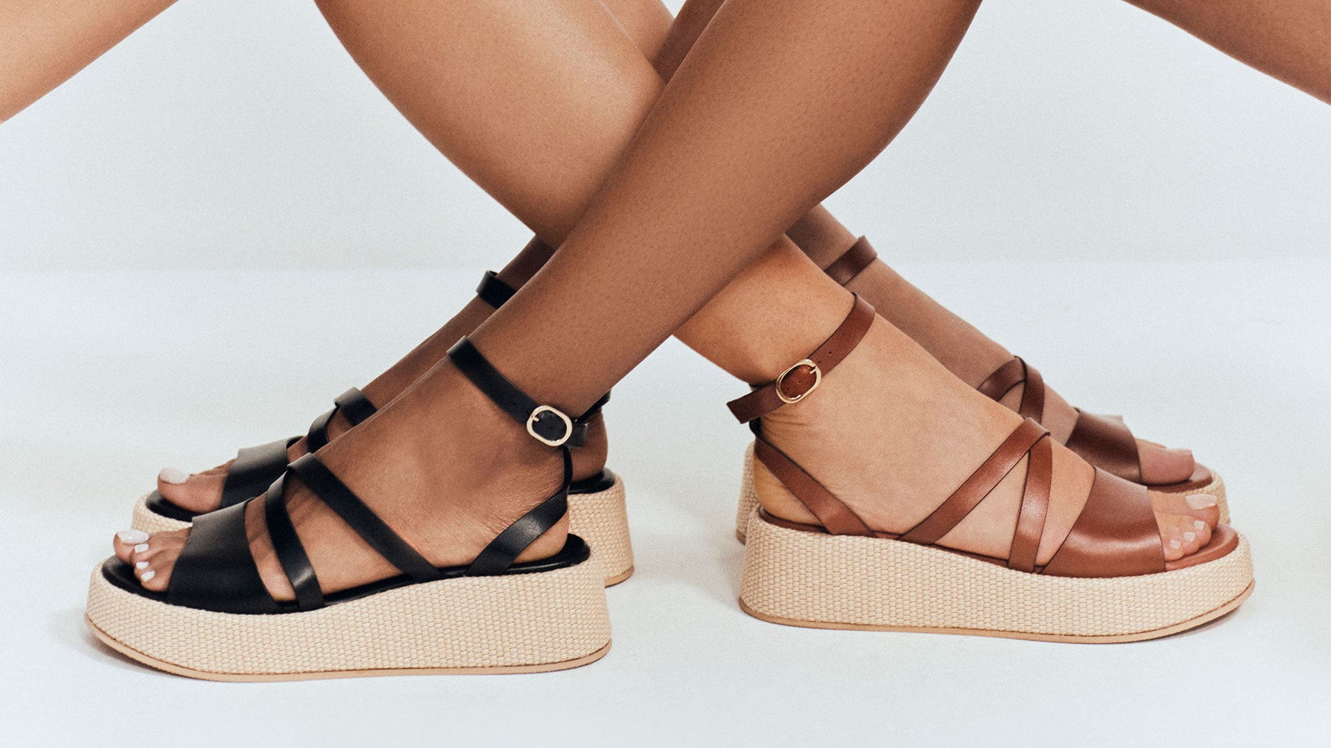 Mastering the Art of Coordinating Outfits with Sandals: 7 Outfit Ideas